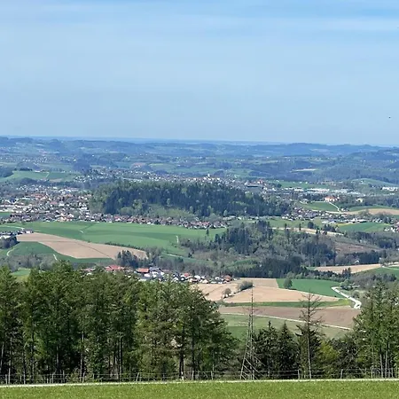 Berg-panorama-ferienwohnungen Gut-lichtenau האוצנברג